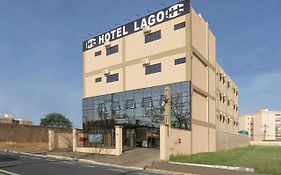 Hotel Lago Araras